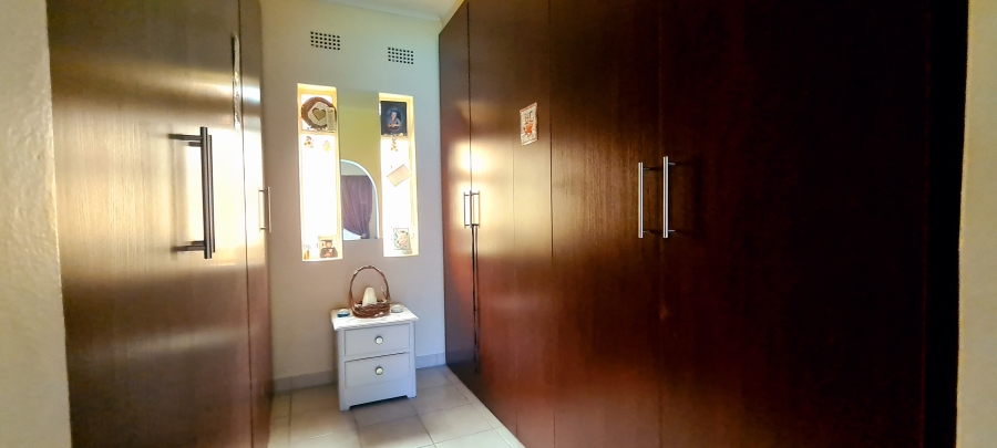 3 Bedroom Property for Sale in Safari Gardens North West